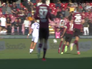 意甲联赛萨勒尼塔纳VS佛罗伦萨20240422