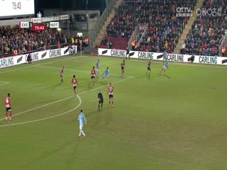 足总杯第四轮比赛埃克塞特城VS诺丁汉森林20250212